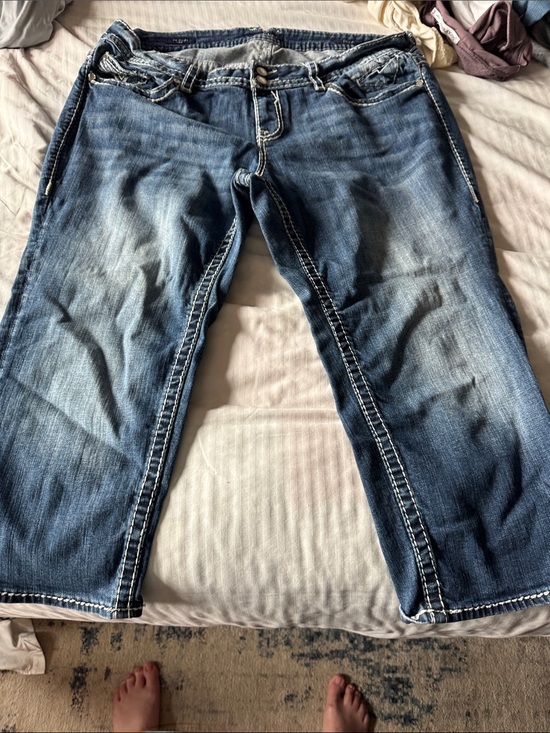 Vigoss Denim - Vigoss Blue Washed Ankle Crop Jeans with White Contrast Stitching